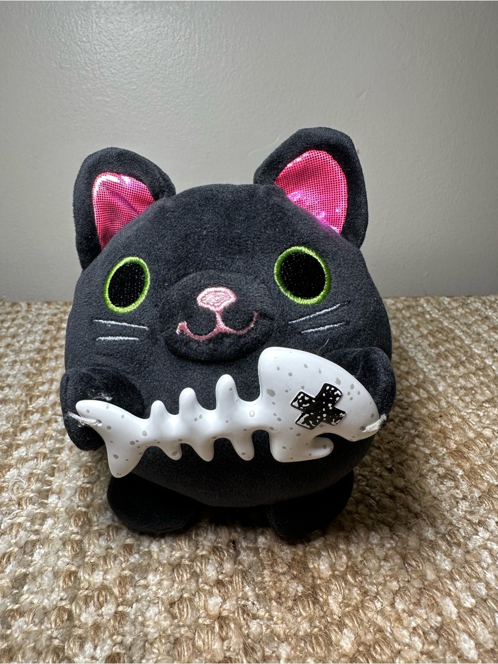 Zuru Snackles Salem Black Cat